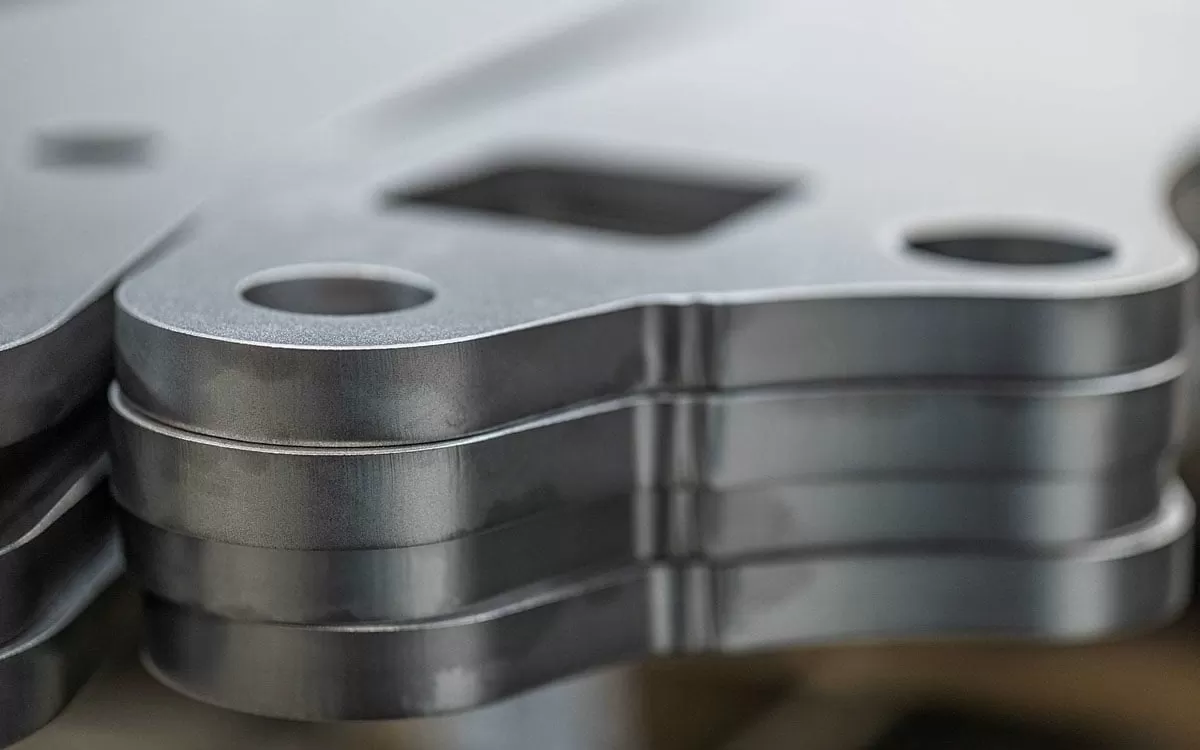 Deburred vs Unfinished Metal Sheet Comparison