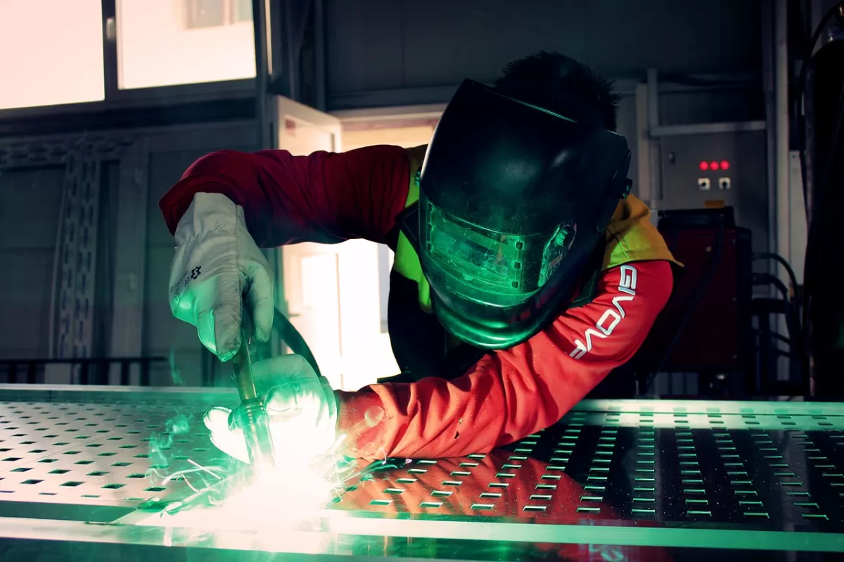 Welding vs Riveting Cost Comparison